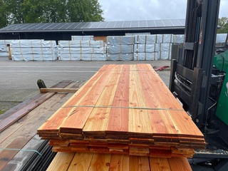 Ca. 73x Douglas Planken Fijnbezaagd, 18x150mm, lengte 28/300cm, 43/400